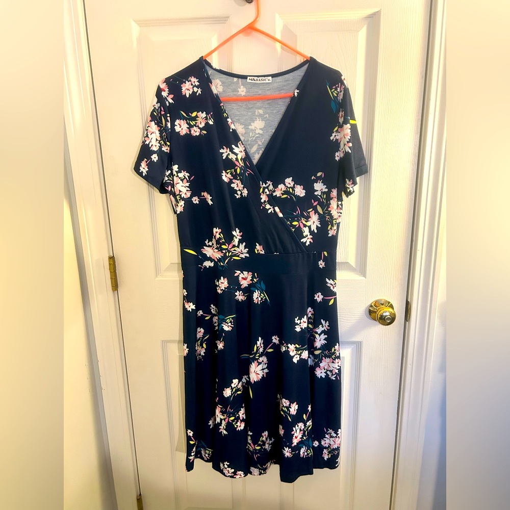 Midi dress with sleeves navy blue size large